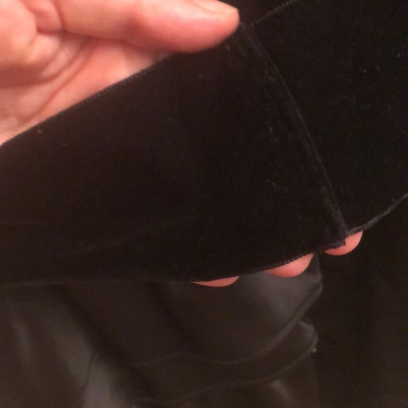 Thread social trench coat. - Picture 4 of 7